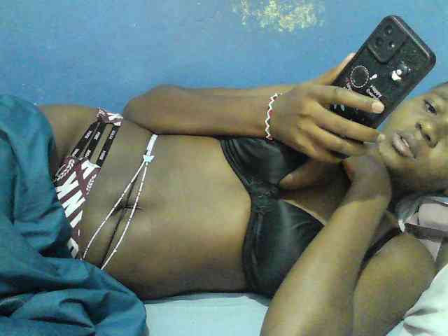 Mystiq-Ella webcam