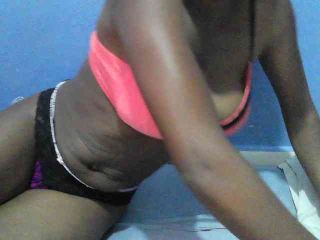 Mystiq-Ella webcam