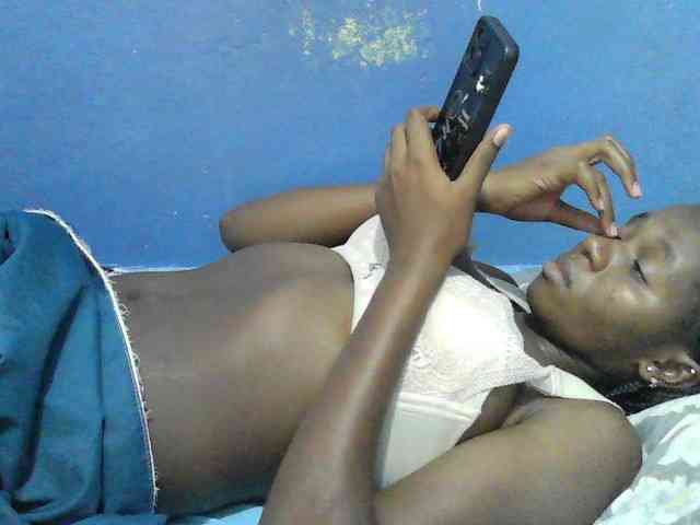 Mystiq-Ella webcam