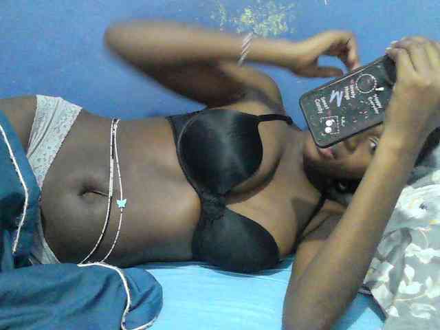 Mystiq-Ella webcam