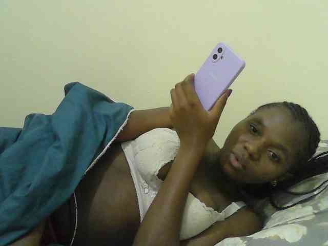 Mystiq-Ella webcam