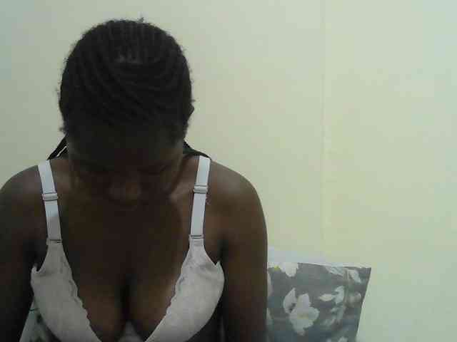 Mystiq-Ella webcam