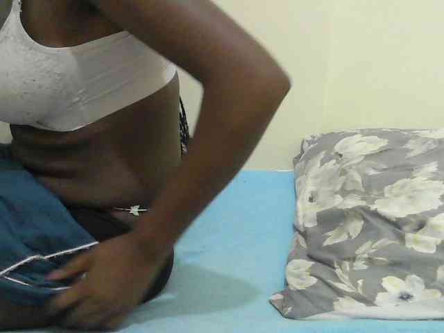 Mystiq-Ella webcam