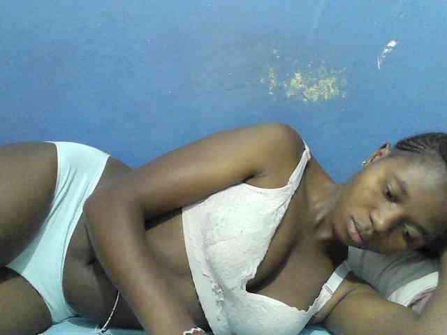 Mystiq-Ella webcam