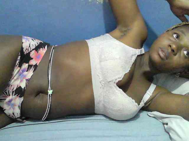 Mystiq-Ella webcam