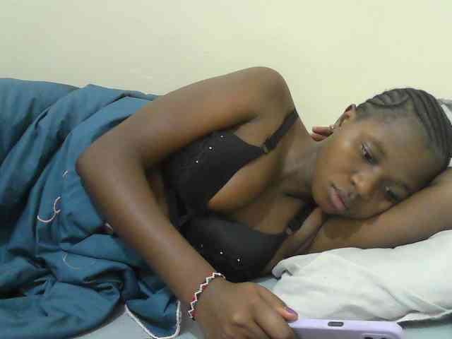 Mystiq-Ella webcam