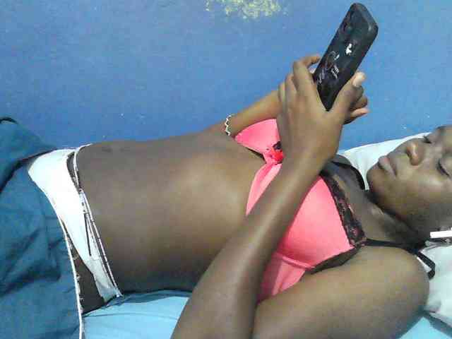 Mystiq-Ella webcam