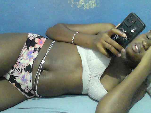 Mystiq-Ella webcam