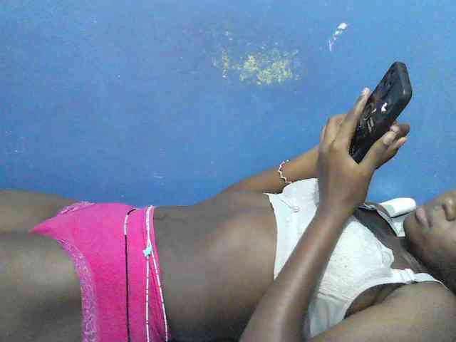 Mystiq-Ella webcam