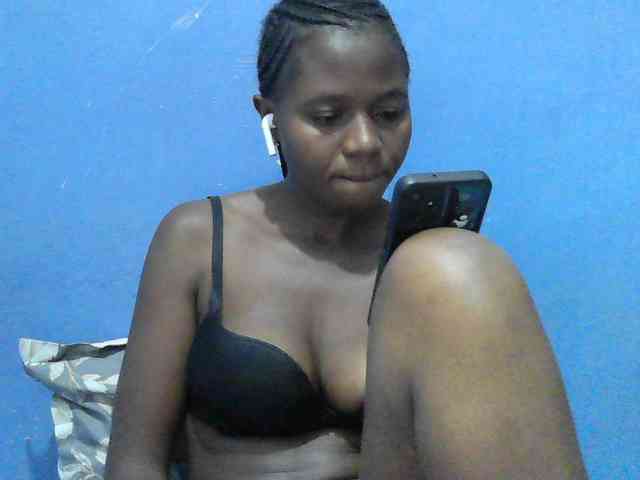 Mystiq-Ella webcam