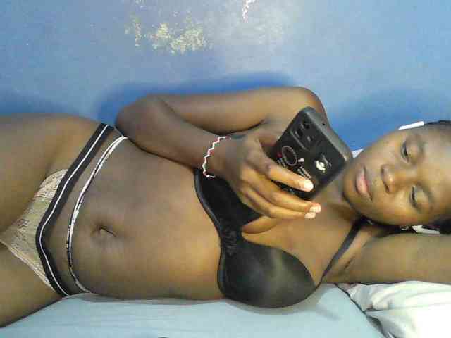 Mystiq-Ella webcam