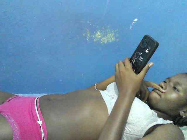 Mystiq-Ella webcam