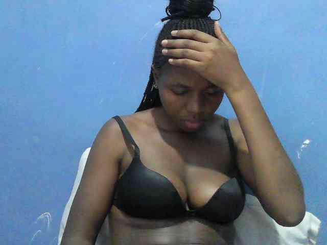 Mystiq-Ella webcam