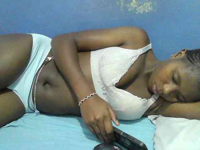 Mystiq-Ella webcam