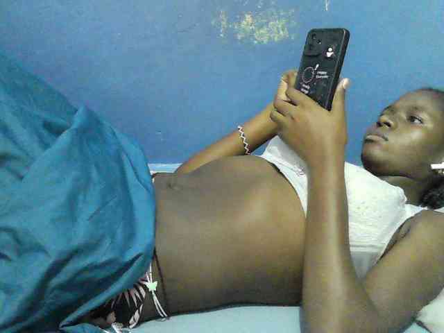 Mystiq-Ella webcam