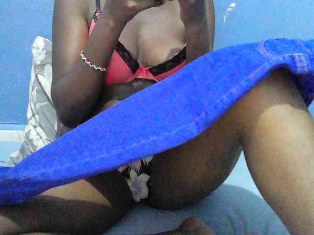 Mystiq-Ella webcam