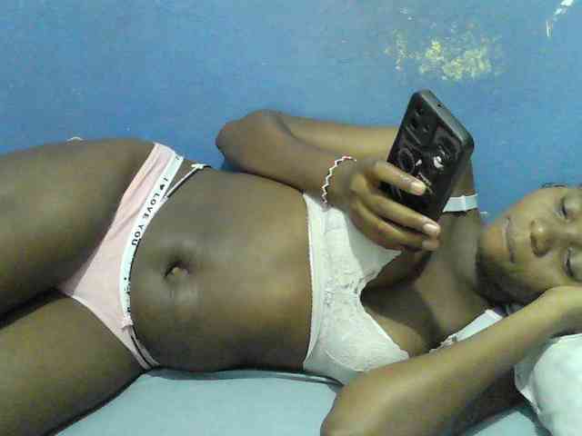 Mystiq-Ella webcam
