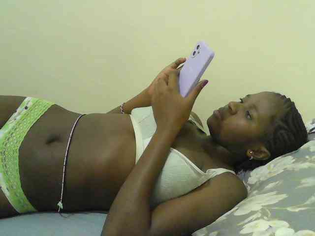 Mystiq-Ella webcam