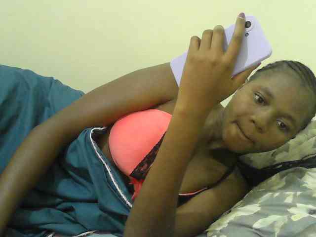Mystiq-Ella webcam