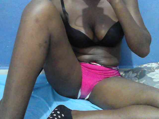 Mystiq-Ella webcam