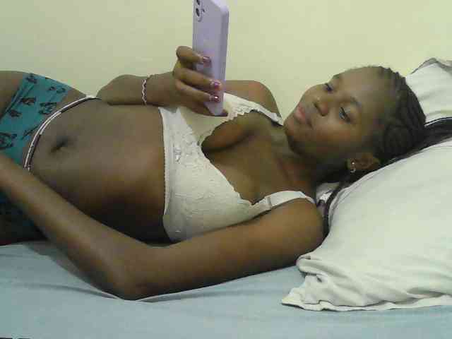 Mystiq-Ella webcam