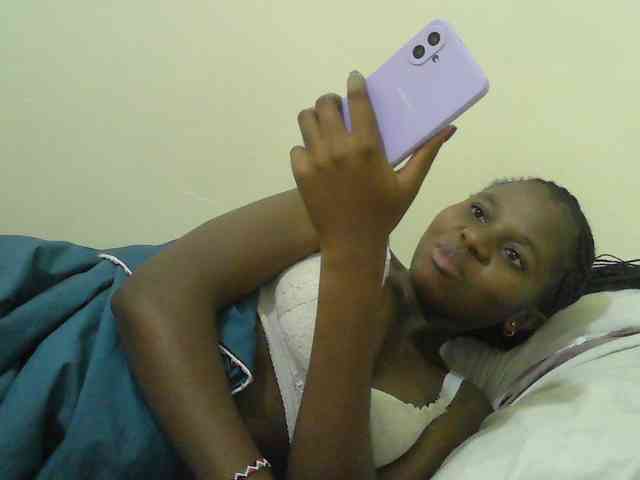 Mystiq-Ella webcam