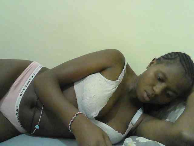 Mystiq-Ella webcam
