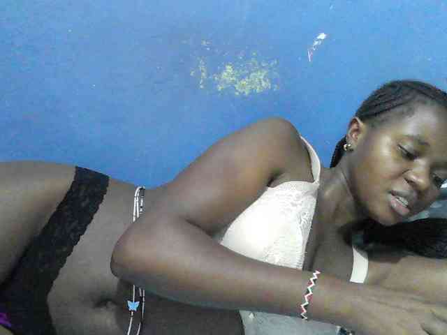 Mystiq-Ella webcam