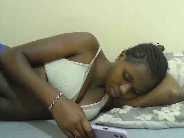 Mystiq-Ella webcam
