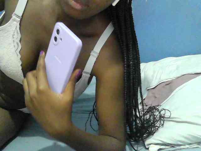 Mystiq-Ella webcam