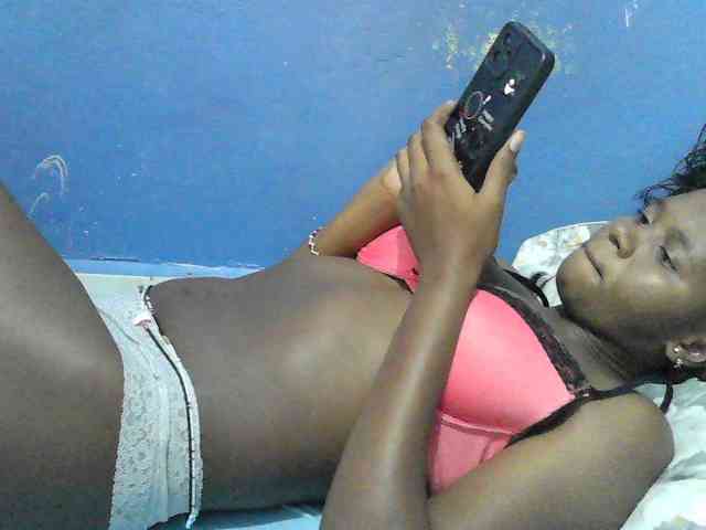 Mystiq-Ella webcam