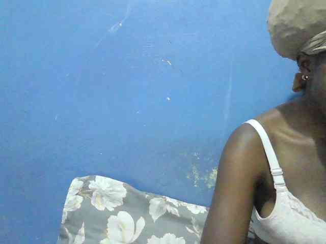Mystiq-Ella webcam