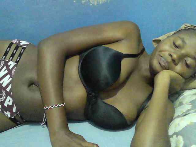 Mystiq-Ella webcam