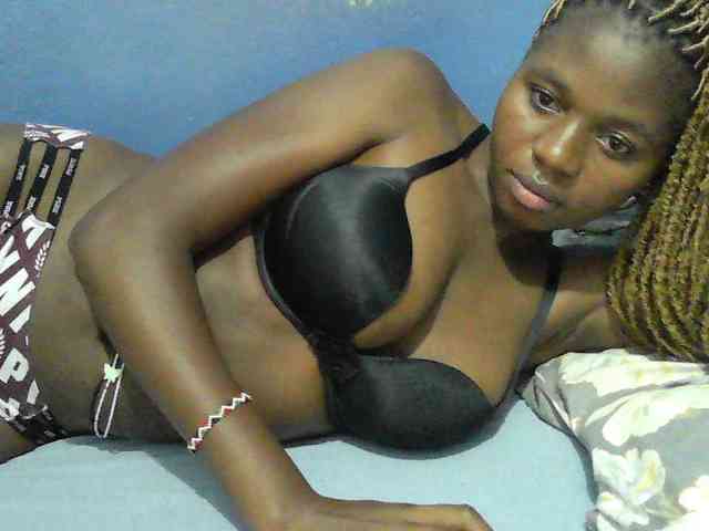 Mystiq-Ella webcam