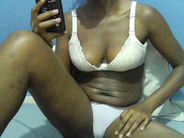 Mystiq-Ella webcam