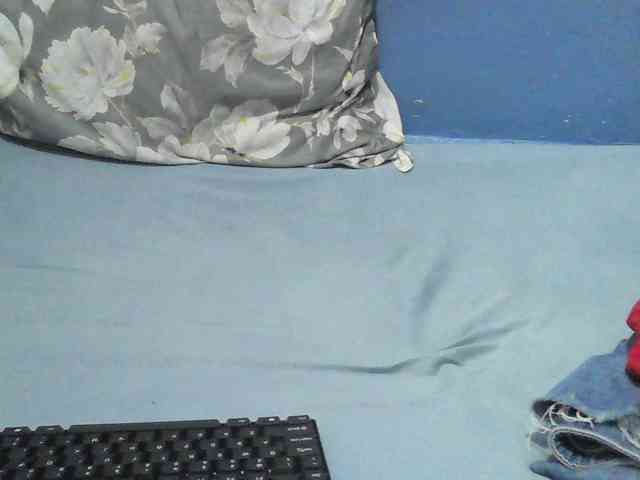 Mystiq-Ella webcam