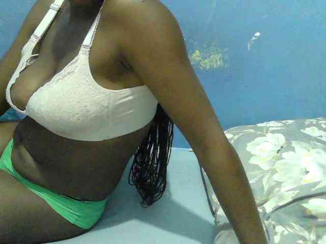 Mystiq-Ella webcam