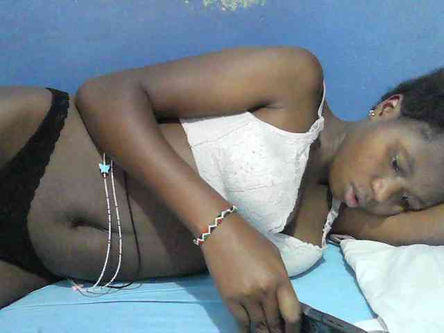 Mystiq-Ella webcam