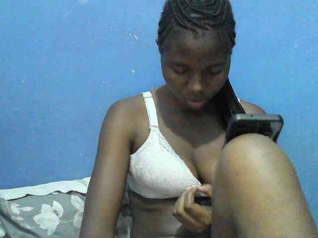 Mystiq-Ella webcam