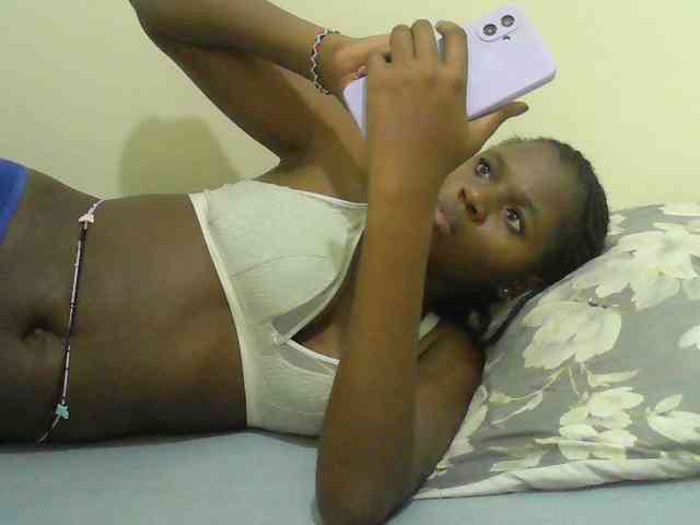 Mystiq-Ella webcam