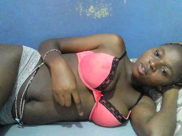 Mystiq-Ella webcam