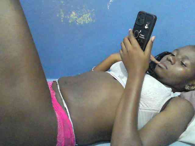 Mystiq-Ella webcam