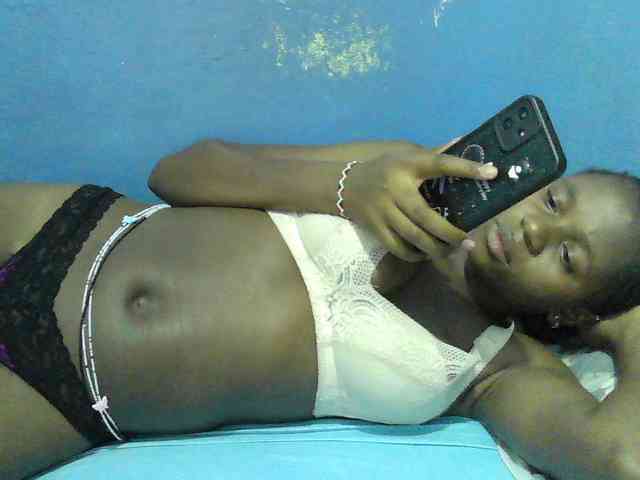 Mystiq-Ella webcam