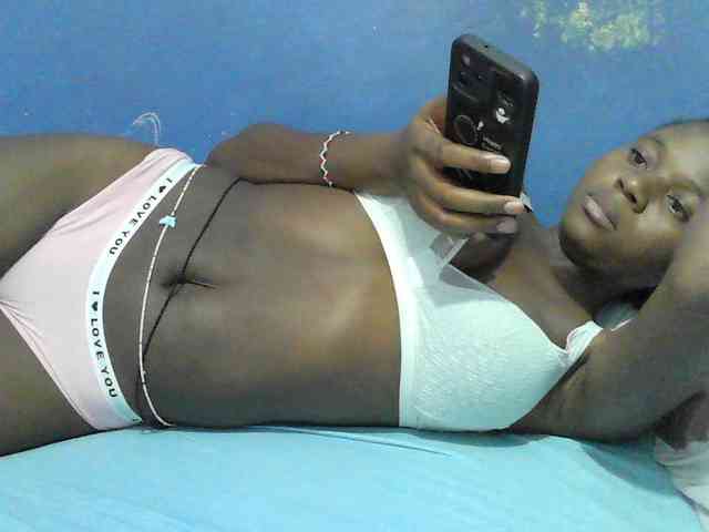 Mystiq-Ella webcam