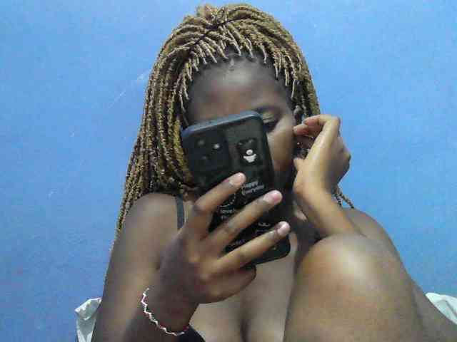 Mystiq-Ella webcam