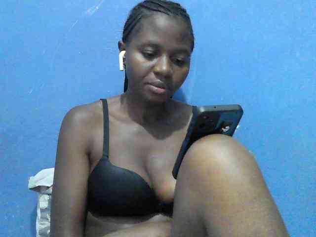 Mystiq-Ella webcam