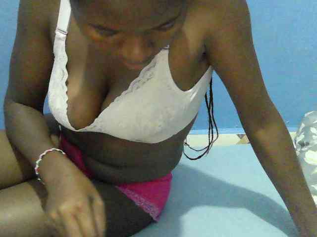 Mystiq-Ella webcam