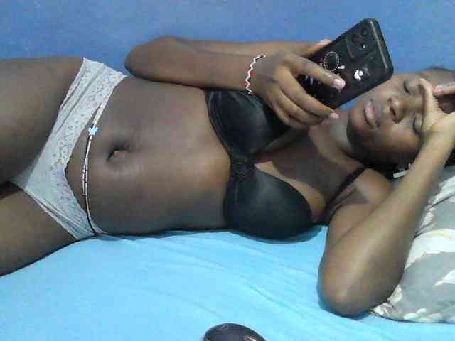 Mystiq-Ella webcam
