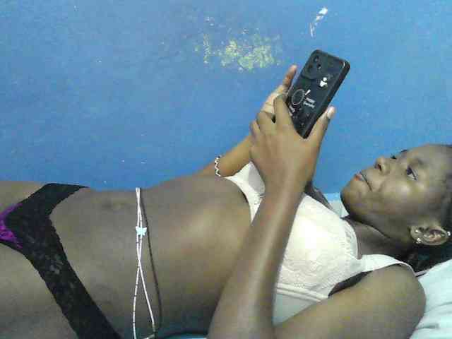 Mystiq-Ella webcam