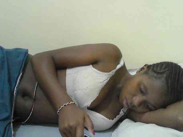 Mystiq-Ella webcam